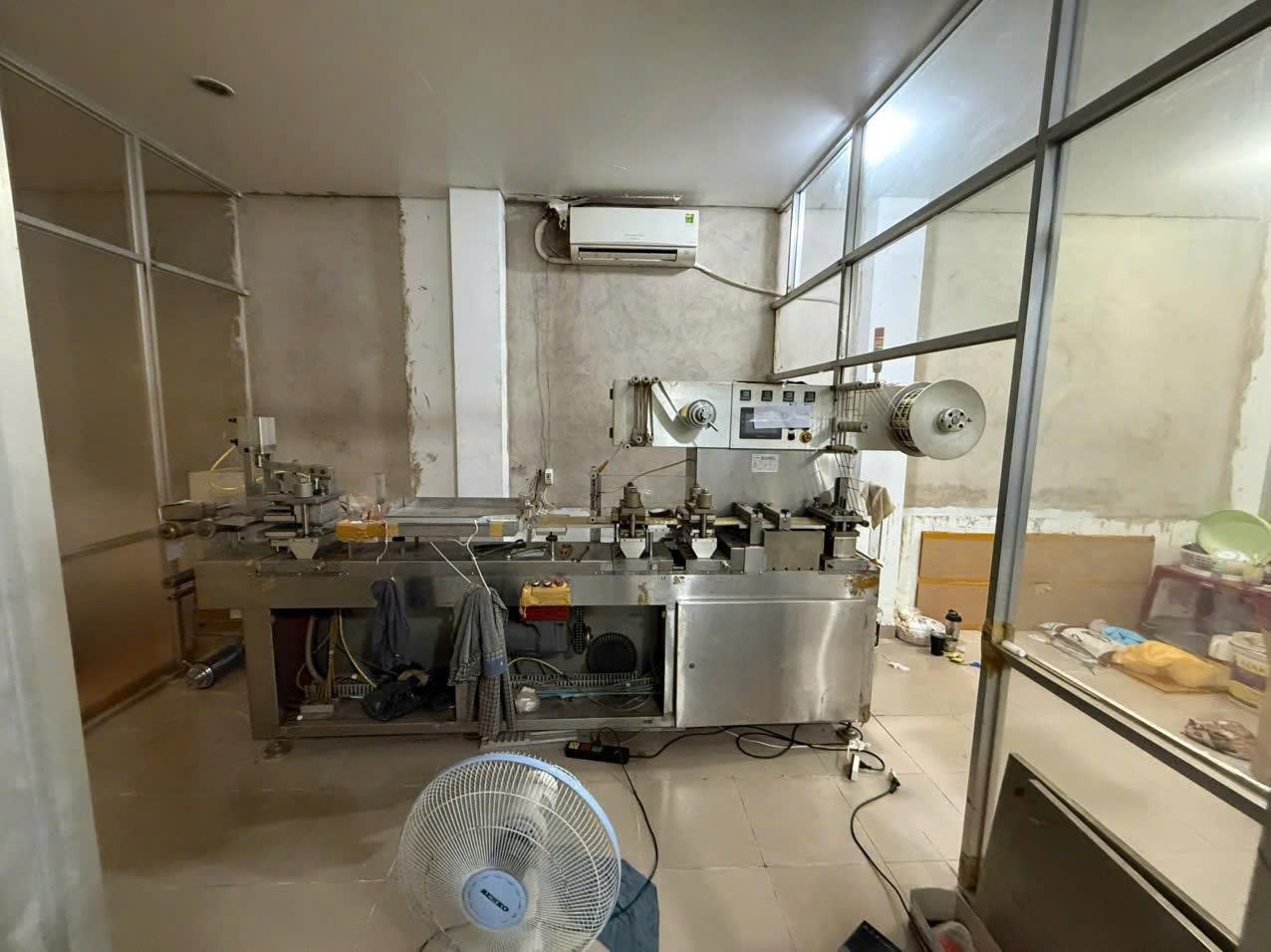 dong-duoc-2-17800654402871359896535 Công an TPHCM triệt phá đường dây sản xuất, buôn bán thuốc đông dược trái phép quy mô lớn- Ảnh 5.