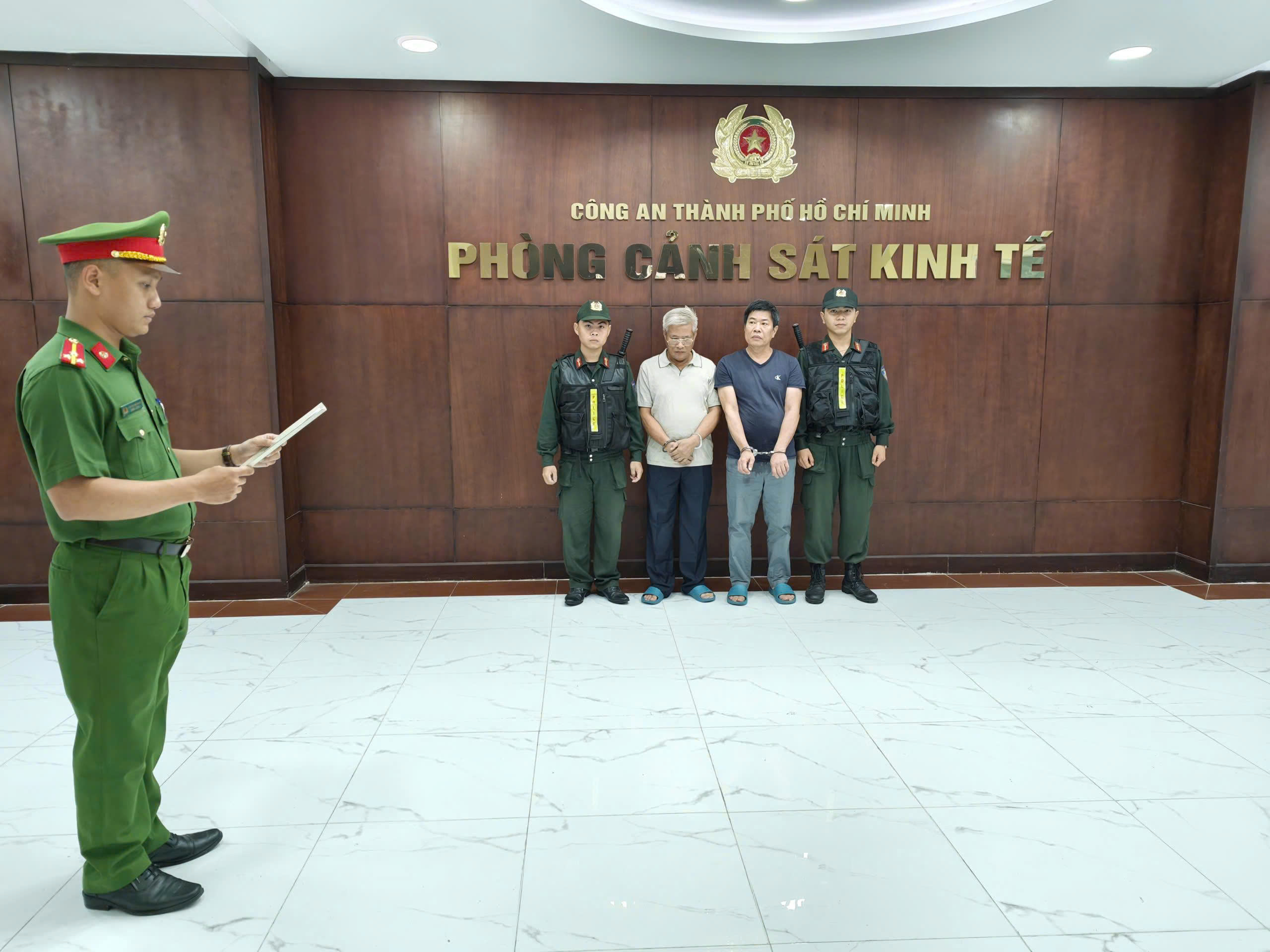 dong-duoc-3-17800654403181452875540 Công an TPHCM triệt phá đường dây sản xuất, buôn bán thuốc đông dược trái phép quy mô lớn- Ảnh 1.