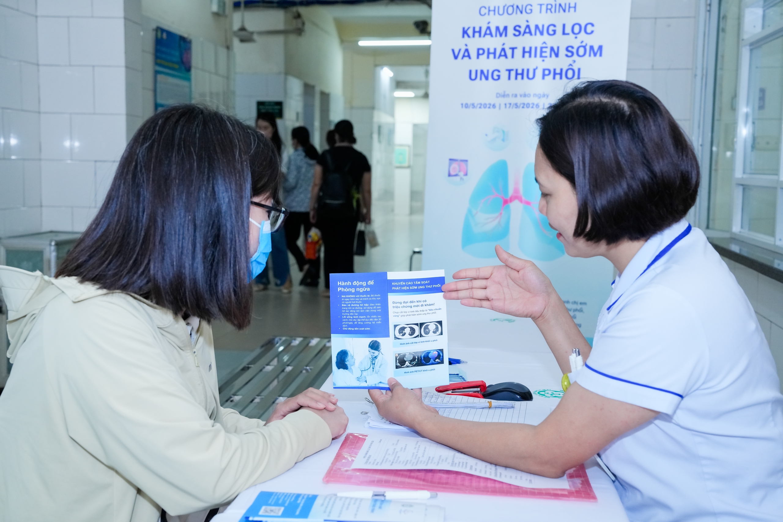 Chỉ hơn 10% bệnh nhân ung thư phổi tại Việt Nam phát hiện bệnh từ giai đoạn sớm- Ảnh 3.