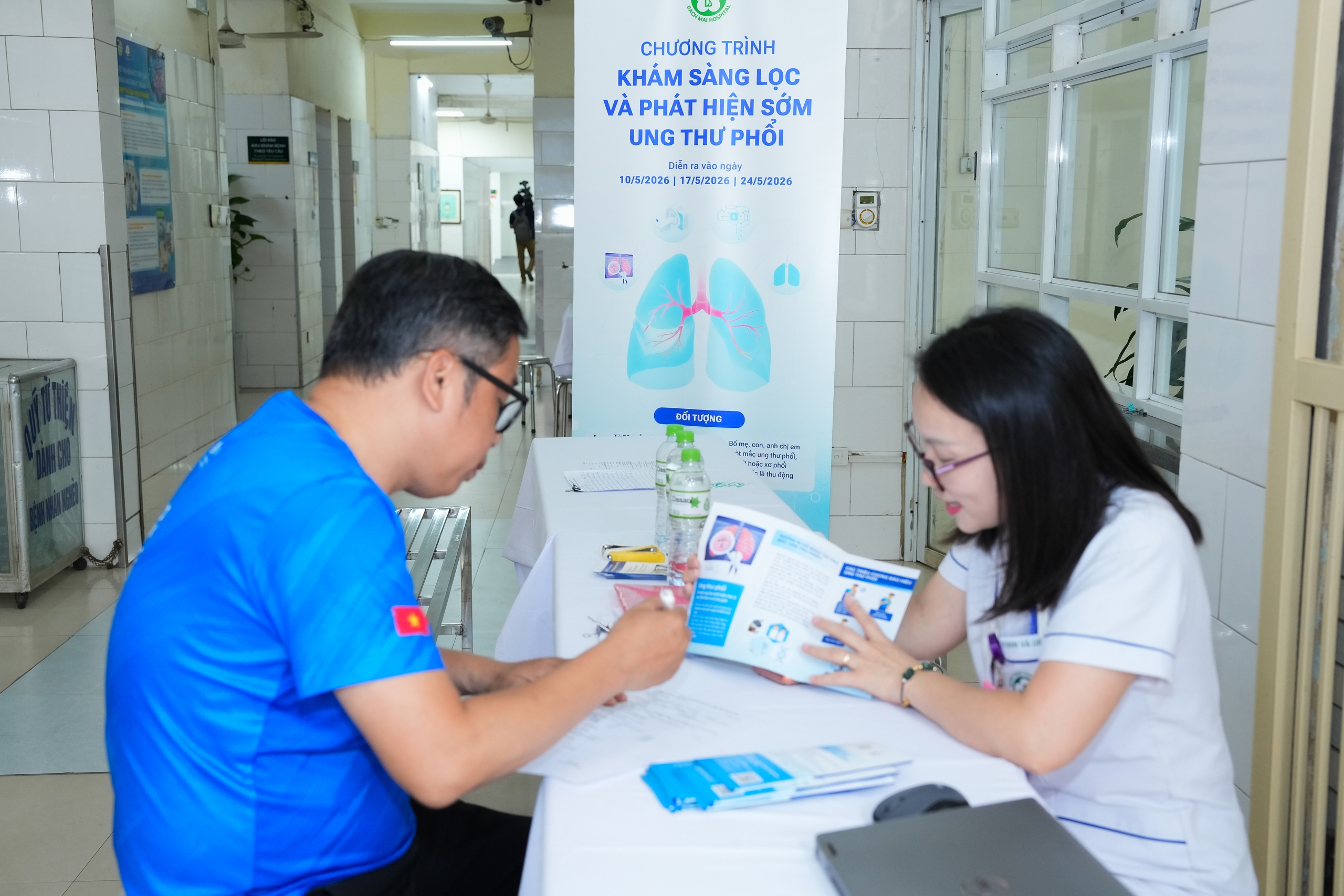 Chỉ hơn 10% bệnh nhân ung thư phổi tại Việt Nam phát hiện bệnh từ giai đoạn sớm- Ảnh 4.