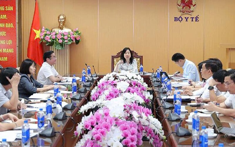 Bộ trưởng Đào Hồng Lan: Triển khai hiệu quả, đồng bộ khám sức khỏe định kỳ, bảo đảm quyền lợi cho người dân