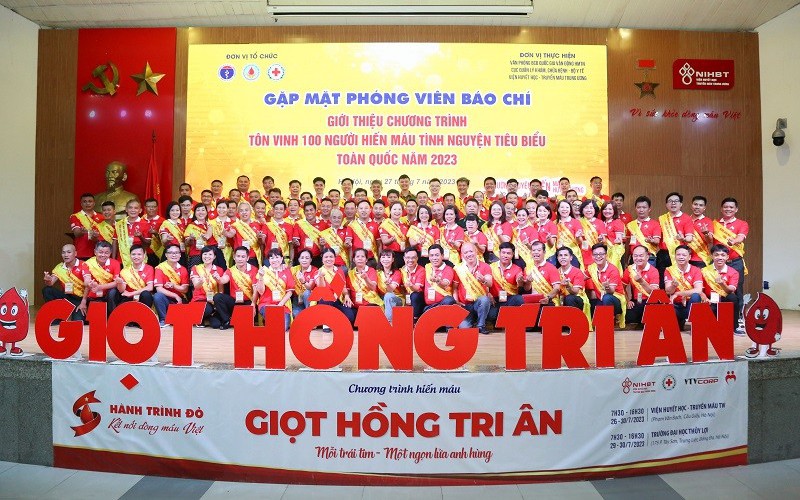 Tôn vinh 100 người hiến máu tiêu biểu: Gieo thêm những hạt giống của lòng nhân ái