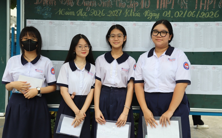 TPHCM: Phụ huynh thấp thỏm, thí sinh quyết tâm trong kỳ thi lớp 10 lớn nhất từ trước tới nay