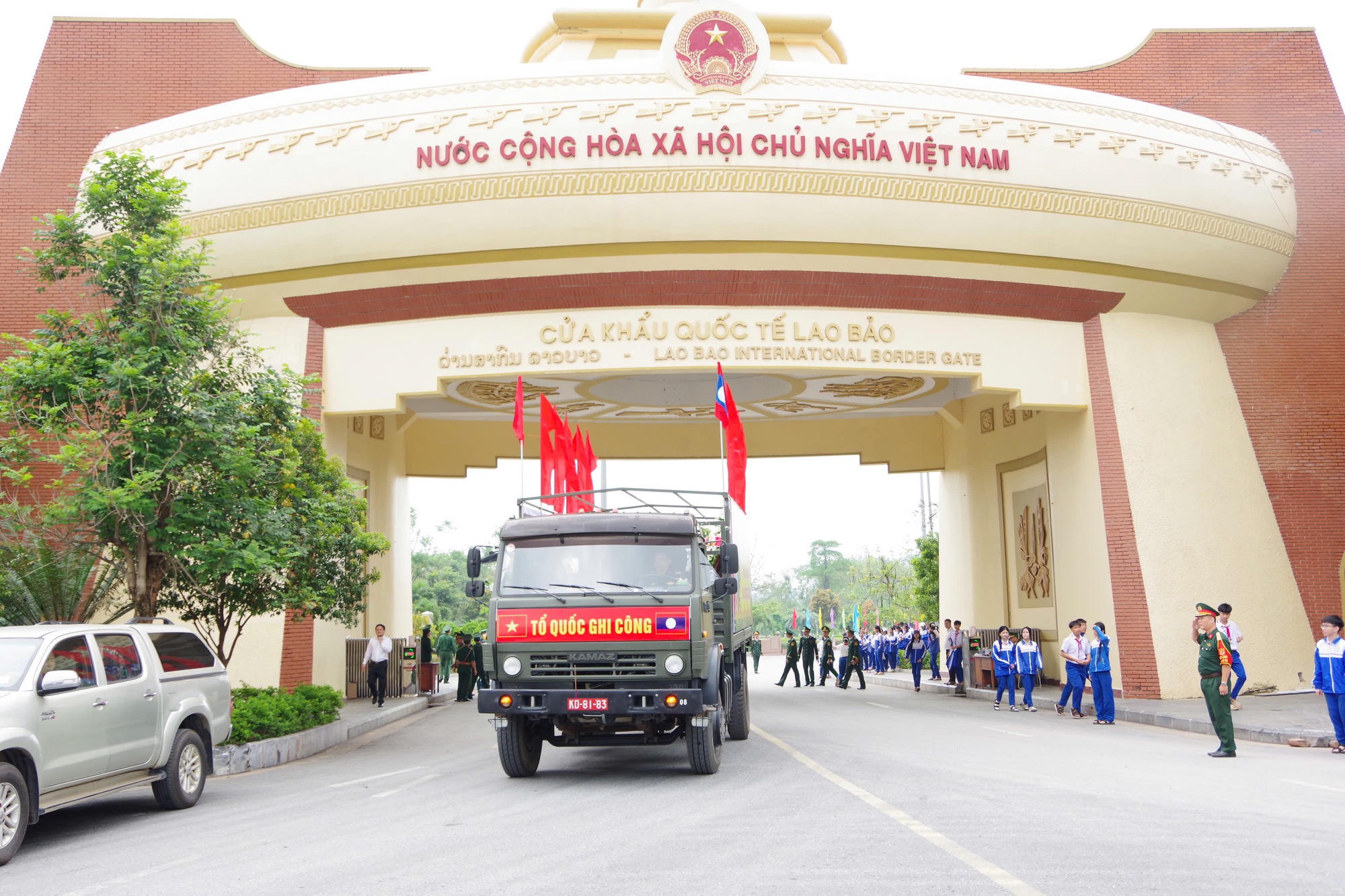 img9584-17792703759282087483619-1 Đất mẹ đón 28 hài cốt liệt sĩ hy sinh tại chiến trường Lào trở về- Ảnh 1.