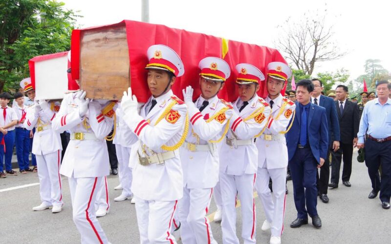 Đất mẹ đón 28 hài cốt liệt sĩ hy sinh tại chiến trường Lào trở về