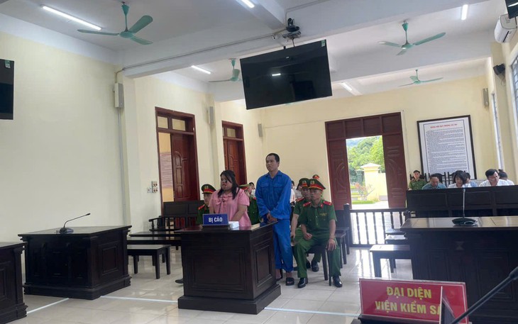 Lừa bán hải sản online, cặp vợ chồng lĩnh tổng cộng 19 năm tù