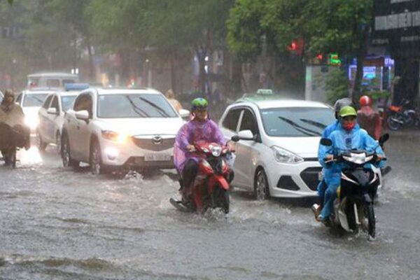 Mưa dông nhiều khu vực trên cả nước trước khi bước vào đợt nắng nóng dài ngày