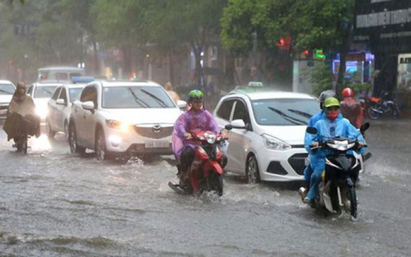 Mưa dông nhiều khu vực trên cả nước trước khi bước vào đợt nắng nóng dài ngày