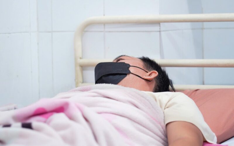 Tự chữa quai bị, người đàn ông tá hỏa nhập viện vì viêm tinh hoàn