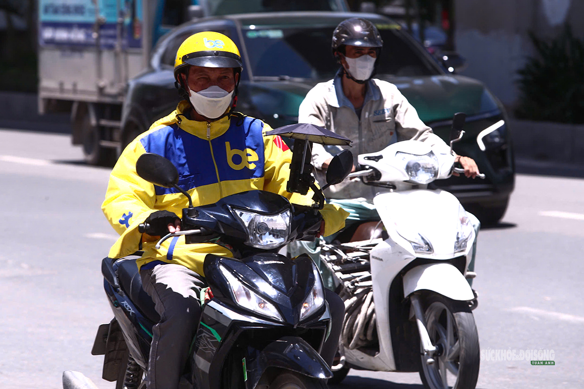 nguoi-lao-dong-nhoc-nhan-muu-sinh-duoi-nang-nhu-do-lua-6-17796776454281698412869 Người lao động nhọc nhằn mưu sinh dưới nắng như đổ lửa- Ảnh 10.