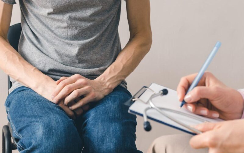 Phì đại tuyến tiền liệt ở nam giới lớn tuổi: Đừng chủ quan với rối loạn tiểu tiện