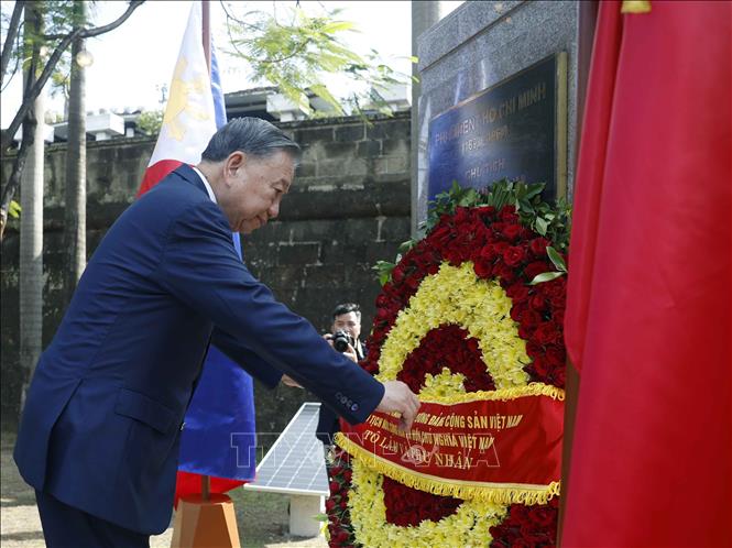 philippines-31526-32-1780220572295-17802205725501708208868 Tổng Bí thư, Chủ tịch nước Tô Lâm dâng hoa tại Tượng đài Chủ tịch Hồ Chí Minh ở Philippines- Ảnh 2.