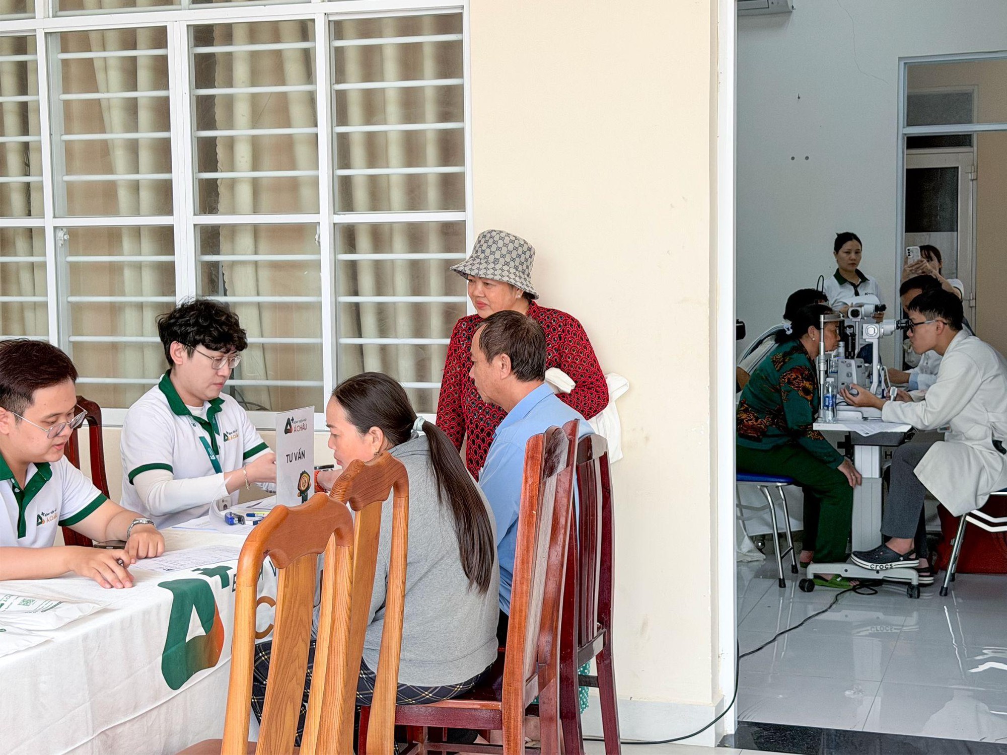 photo-1780309787974-1780309789175387643923 Bệnh viện Mắt Á Châu tầm soát bệnh lý mắt cho người dân Long Hải- Ảnh 1.
