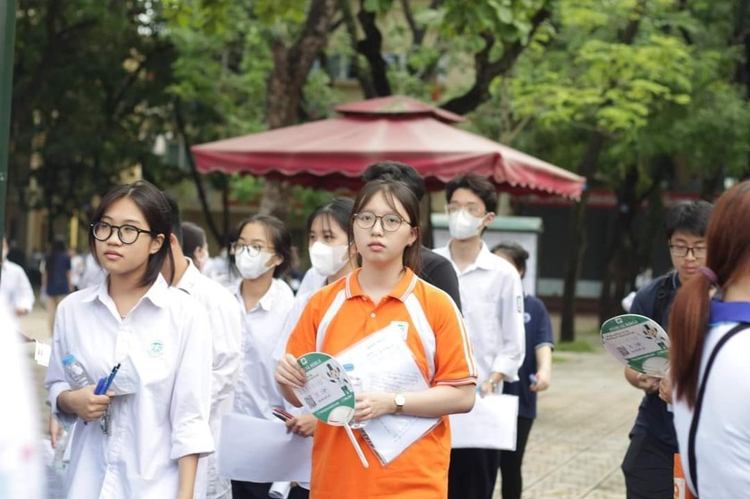 thi-sinh-ky-thi-tot-nghiep-thpt-nam-2024-1739980689938550659226 Bộ Y tế yêu cầu kiểm soát chặt an toàn thực phẩm tại các điểm thi tốt nghiệp THPT năm 2026- Ảnh 1.