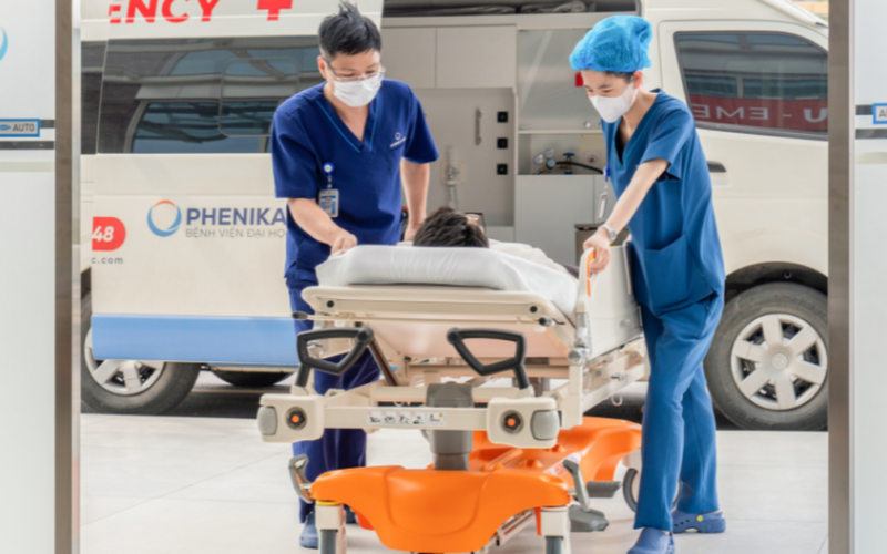 Hồi sức cấp cứu và chăm sóc giảm nhẹ nâng đỡ người bệnh ung thư giai đoạn cuối tại PhenikaaMec