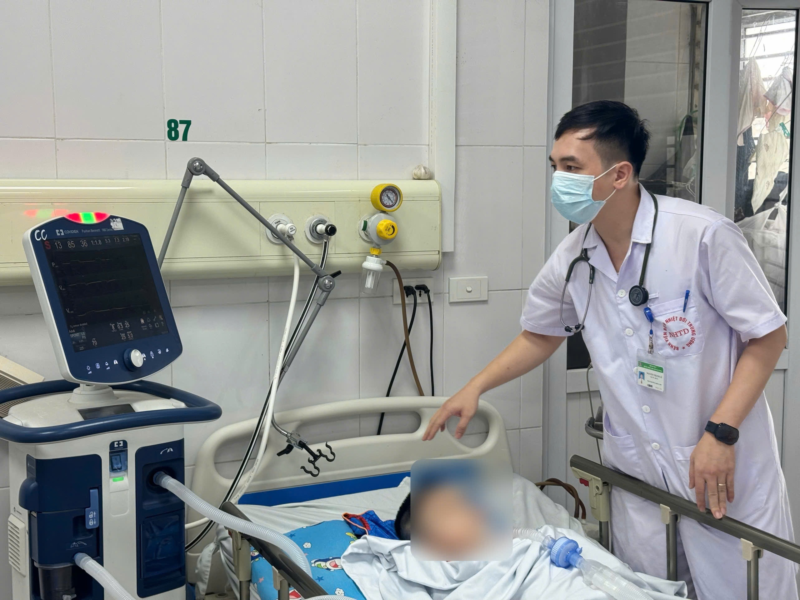 Thủy đậu biến chứng nhiễm khuẩn huyết, bé gái 6 tuổi nguy kịch- Ảnh 3.