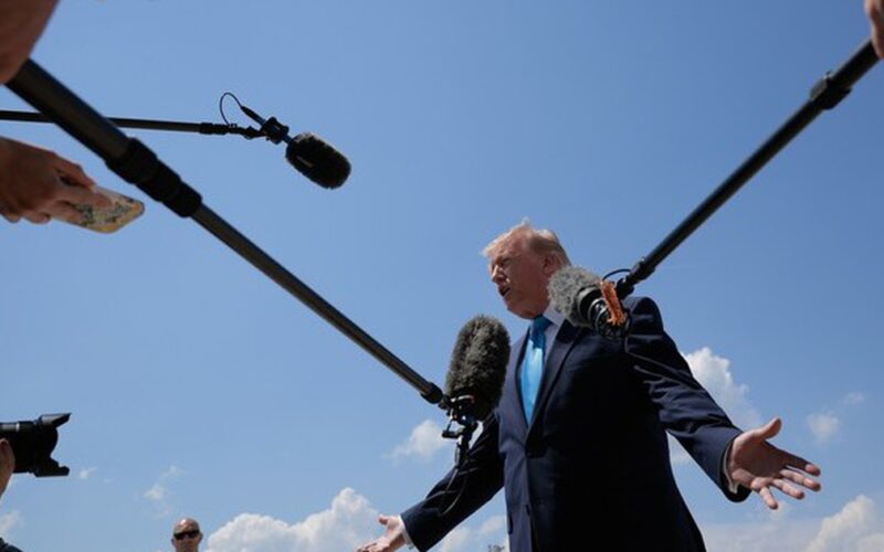 Ông Trump ‘chê’ Mỹ thua xa Nga về tàu phá băng