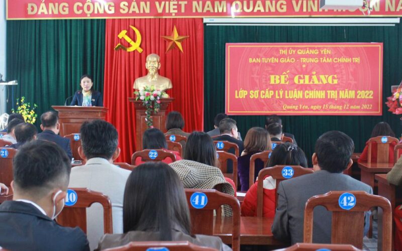 Đang học Trung cấp Lý luận chính trị có được bổ nhiệm Phó Trưởng phòng?