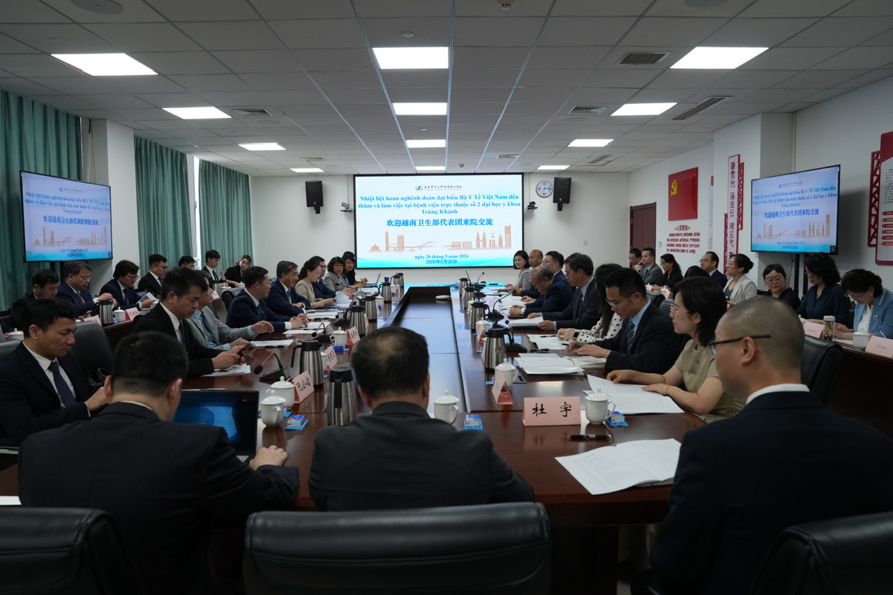 trung-khanh-4-17798435819132060012707 Đoàn công tác Bộ Y tế Việt Nam thăm, làm việc tại Bệnh viện trực thuộc số 2 Đại học Y khoa Trùng Khánh- Ảnh 1.