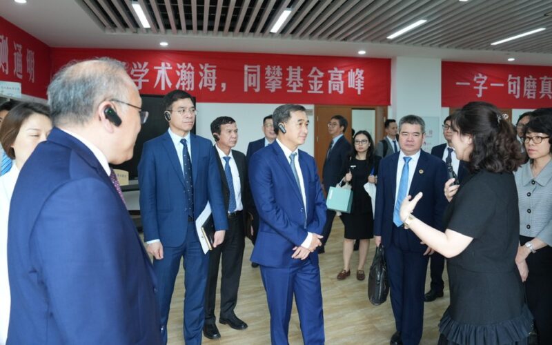 Đoàn công tác Bộ Y tế Việt Nam thăm, làm việc tại Bệnh viện trực thuộc số 2 Đại học Y khoa Trùng Khánh
