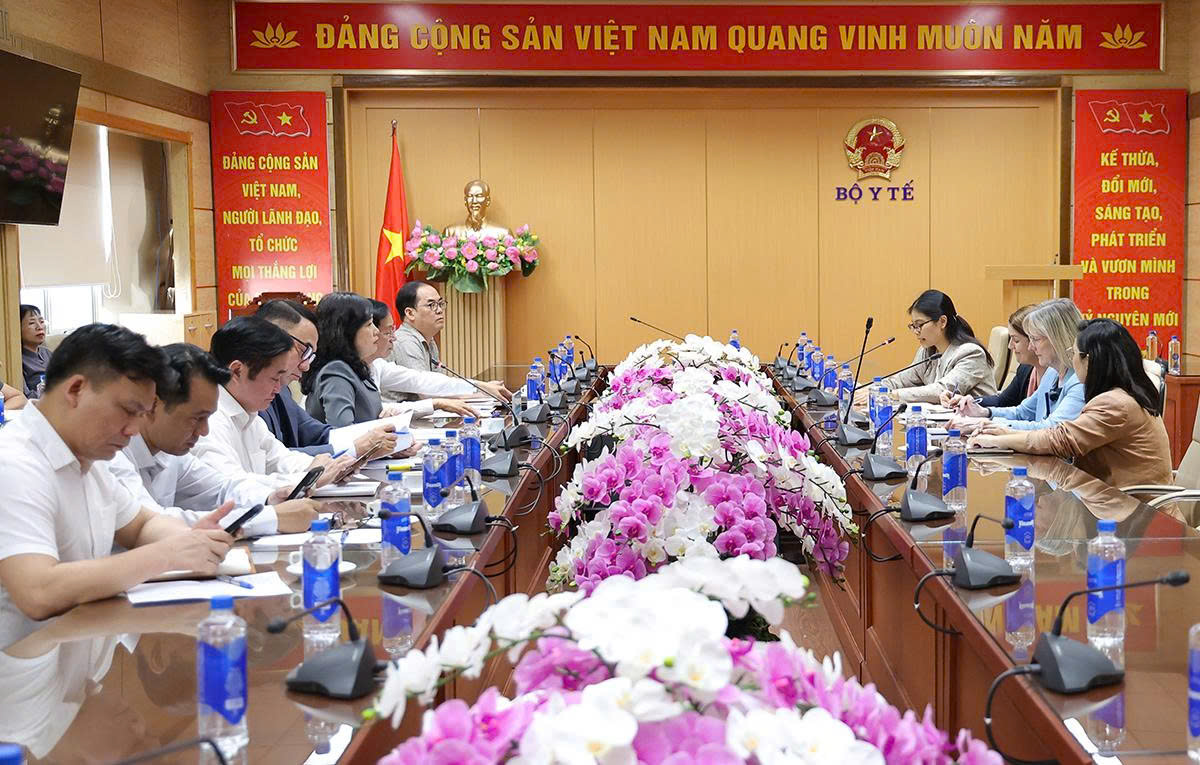 Bộ trưởng Đào Hồng Lan tiếp, làm việc với Đại sứ Úc Gillian Bird về thúc đẩy hợp tác y tế- Ảnh 3.