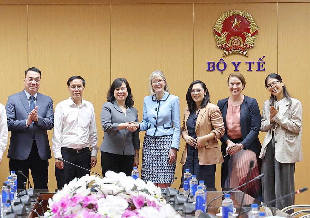Bộ trưởng Đào Hồng Lan tiếp, làm việc với Đại sứ Úc Gillian Bird về thúc đẩy hợp tác y tế- Ảnh 4.