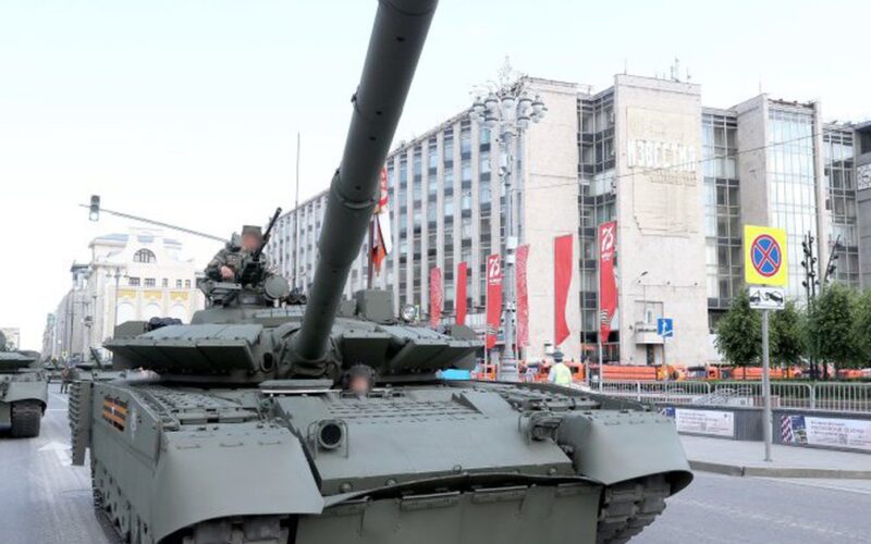 Xe tăng T-90M Nga vượt mặt Abrams, Leopard của NATO sau thử lửa ở Ukraine