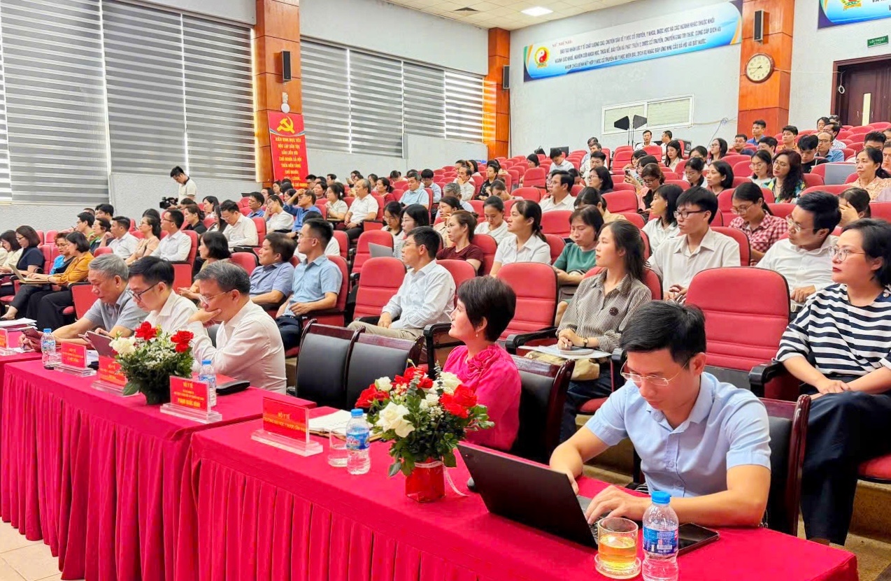 Tháo gỡ điểm nghẽn chính sách, thúc đẩy phát triển dược cổ truyền theo hướng hiện đại và bền vững- Ảnh 2.