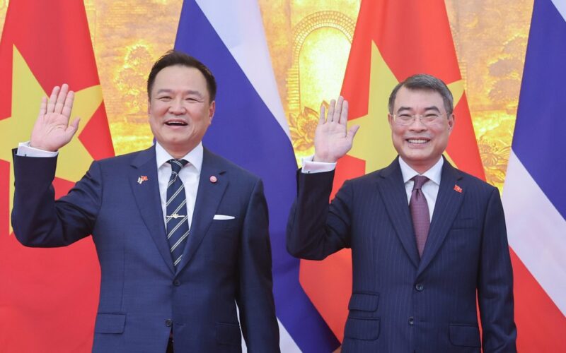 Thủ tướng Lê Minh Hưng chủ trì lễ đón Thủ tướng Thái Lan