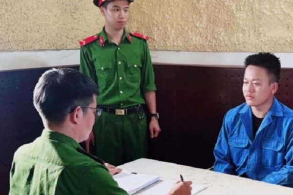 Bắt tạm giam chủ tiệm cầm đồ 25 tuổi lừa đảo hơn 10 tỷ đồng