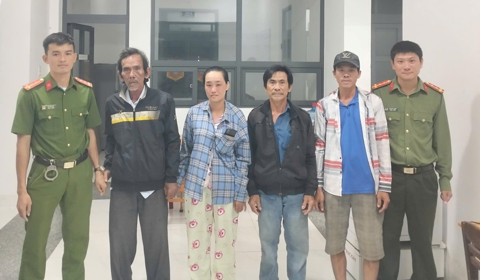 63-1780910961659115865293 Sau 6 ngày đi lạc, cụ ông ở Đồng Nai được công an hỗ trợ đoàn tụ gia đình- Ảnh 1.