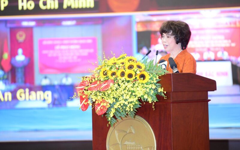 Anh hùng Lao động Thái Hương: Tăng trưởng hai con số phải được xây dựng trên nền tảng sức khỏe của nhân dân