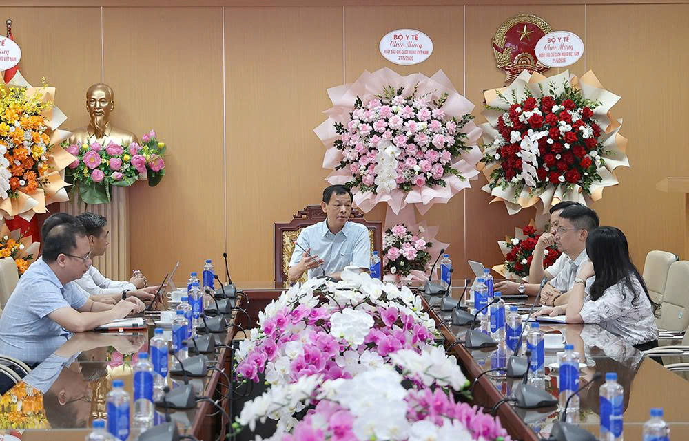anh-thuc-44-17816290207291869274214 Thứ trưởng Nguyễn Tri Thức: Khẩn trương hoàn thiện hệ thống thông tin quản lý khám chữa bệnh- Ảnh 6.