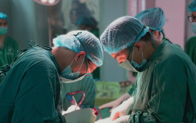 Bảo tồn tử cung cho người mẹ bị biến chứng sản khoa sau 3 lần sinh mổ
