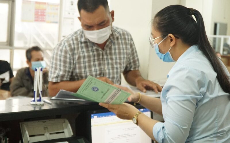Nghỉ hưu sau 15 năm đóng BHXH không chỉ có lương hưu mà còn nhiều quyền lợi khác