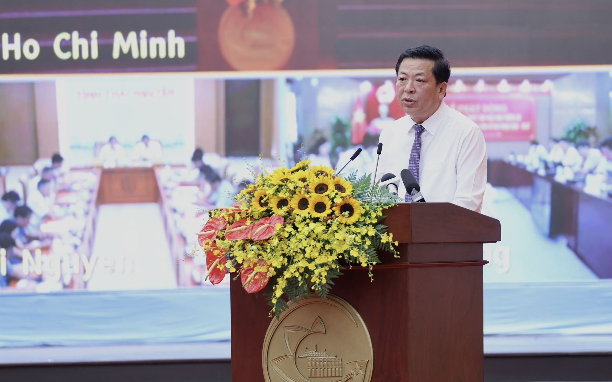 Thủ tướng phát động phong trào thi đua thực hiện mục tiêu tăng trưởng bền vững 2 con số- Ảnh 4.