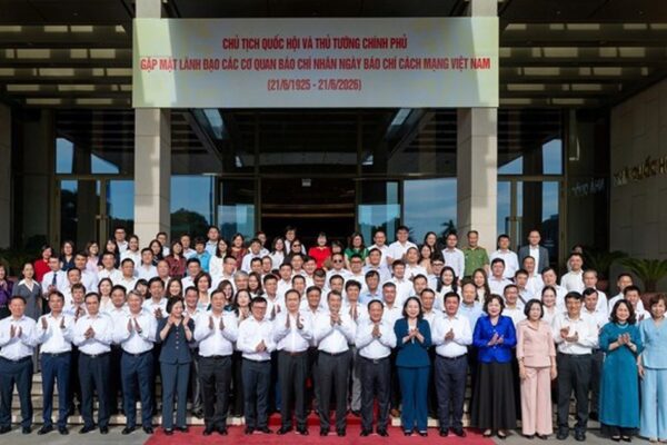 Chủ tịch Quốc hội và Thủ tướng Chính phủ gặp mặt Lãnh đạo các cơ quan báo chí