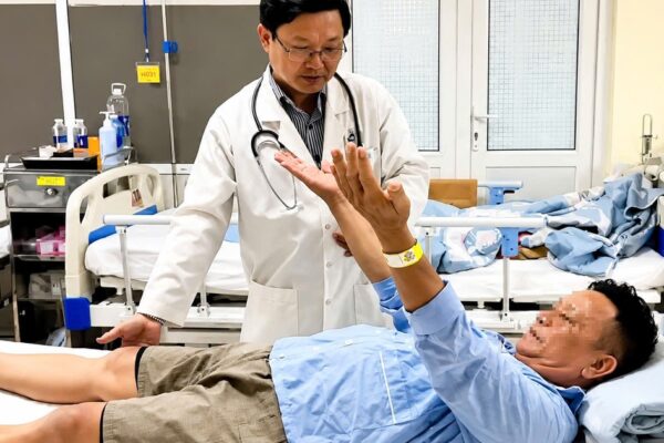 Bảo vệ sức khỏe mùa nắng nóng: Sốc nhiệt và đột quỵ – nỗi ám ảnh của thời tiết cực đoan
