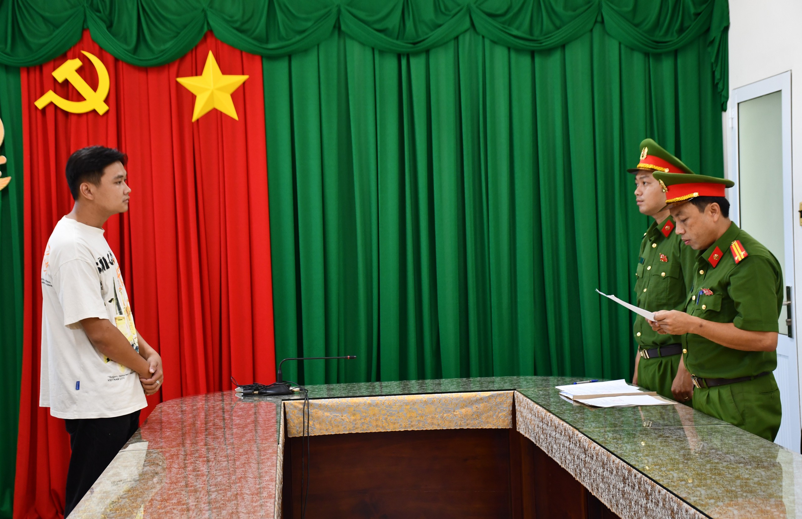 Khởi tố Lê Quốc Khang gây tai nạn khiến người phụ nữ bán vé số tử vong- Ảnh 1.