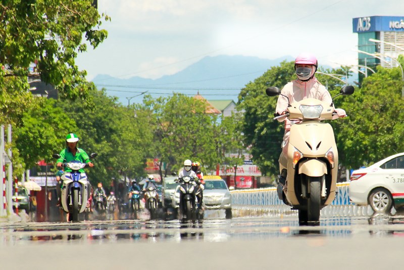Tỉnh nào là tâm điểm nắng nóng gay gắt ở miền Trung? - Ảnh 1.