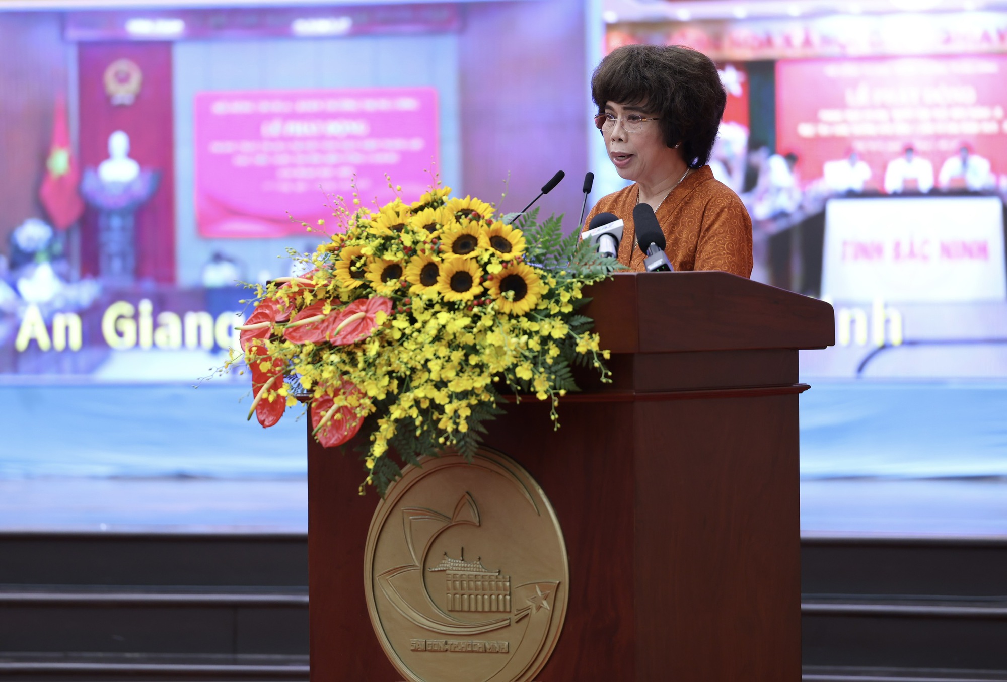 Thủ tướng phát động phong trào thi đua thực hiện mục tiêu tăng trưởng bền vững 2 con số- Ảnh 5.