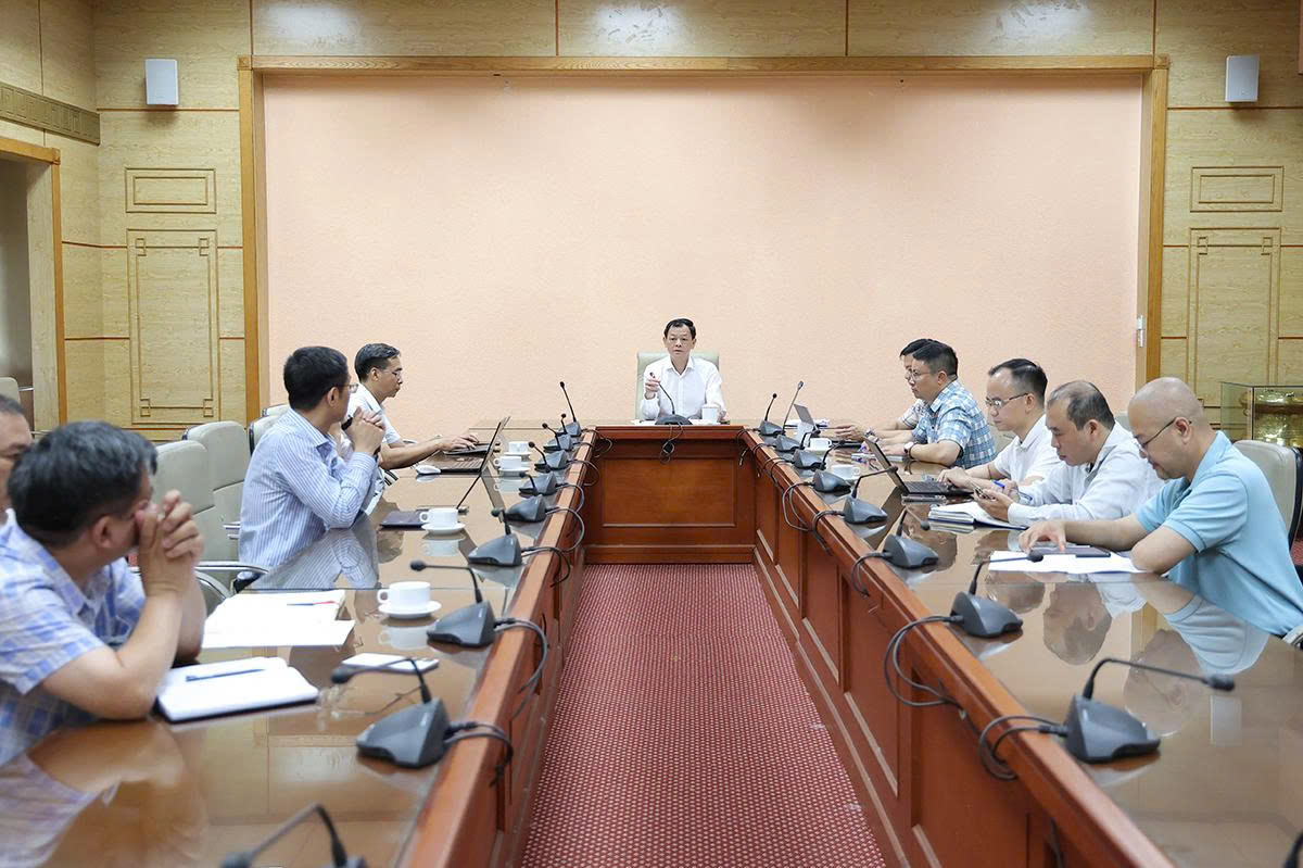 Thứ trưởng Nguyễn Tri Thức yêu cầu đẩy nhanh tiến độ triển khai bệnh án điện tử và cơ sở dữ liệu y tế
- Ảnh 5.