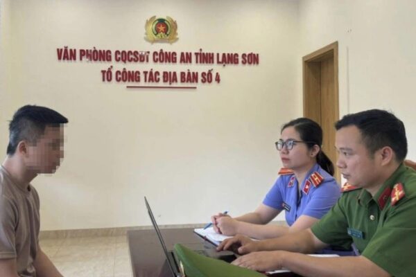 Đi bộ qua đường gây tai nạn, người đàn ông bị khởi tố
