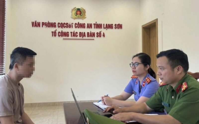 Đi bộ qua đường gây tai nạn, người đàn ông bị khởi tố