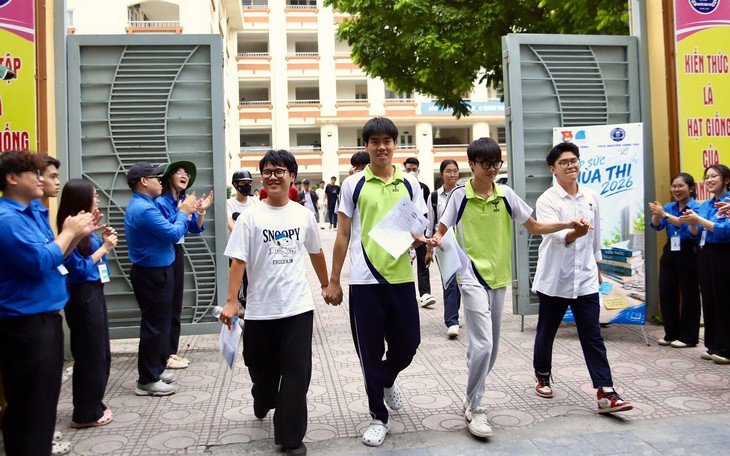 27 thí sinh bị đình chỉ ngày đầu thi tốt nghiệp THPT 2026- Ảnh 2.